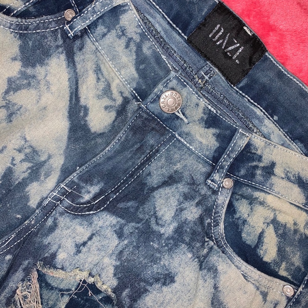 Dazl Distressed Jeans - Picture 4 of 6